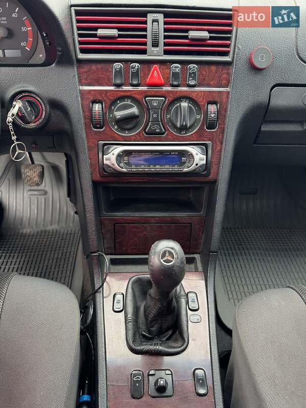 Седан Mercedes-Benz C-Class 2000 в Ровно