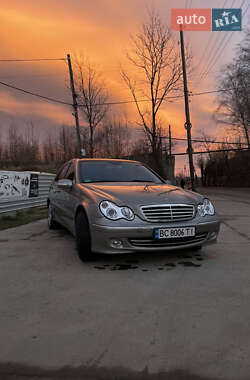 Седан Mercedes-Benz C-Class 2004 в Бориславі