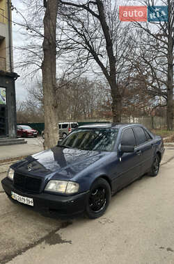 Седан Mercedes-Benz C-Class 2000 в Ужгороде