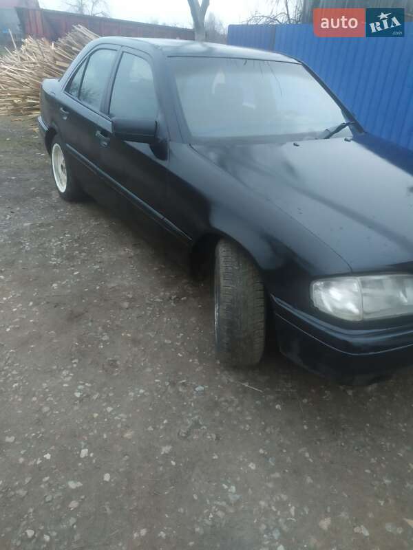 Седан Mercedes-Benz C-Class 1993 в Городне