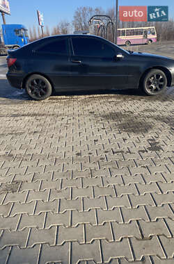 Купе Mercedes-Benz C-Class 2003 в 
