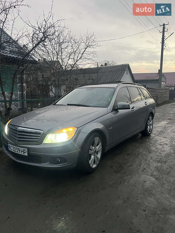 Универсал Mercedes-Benz C-Class 2010 в Луцке