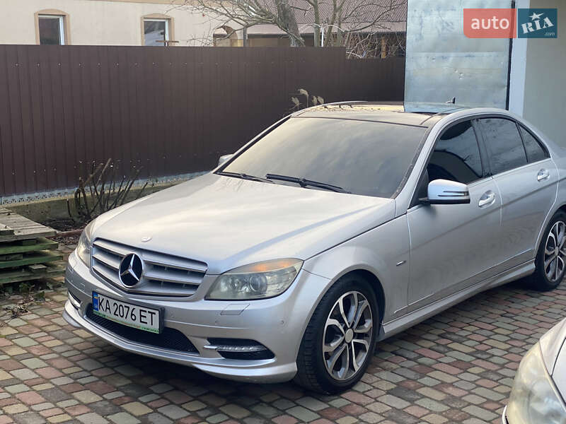 Седан Mercedes-Benz C-Class 2010 в Нововолынске