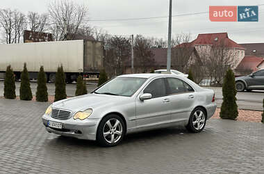 Седан Mercedes-Benz C-Class 2001 в Києві