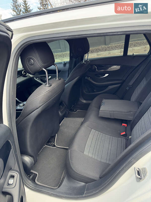 Универсал Mercedes-Benz C-Class 2014 в Черновцах