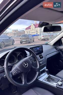 Седан Mercedes-Benz C-Class 2010 в Чернигове