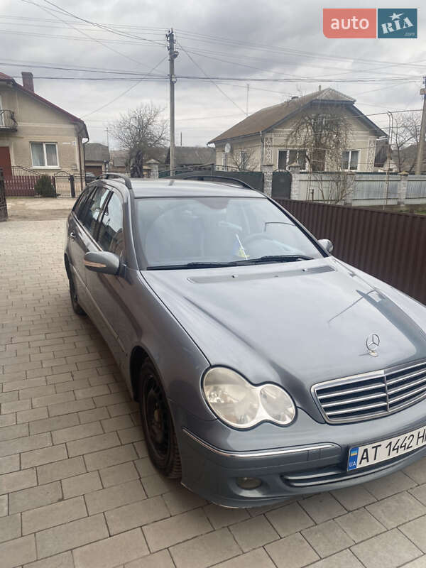 Mercedes-Benz C-Class 2004