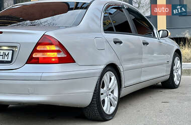 Седан Mercedes-Benz C-Class 2002 в Черкасах