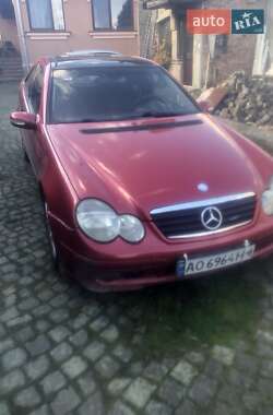 Купе Mercedes-Benz C-Class 2001 в 