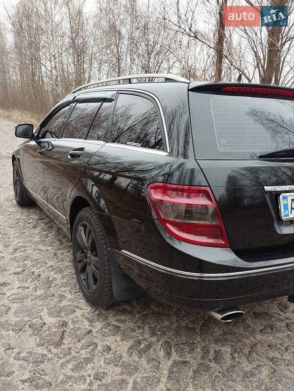 Універсал Mercedes-Benz C-Class 2008 в Житомирі