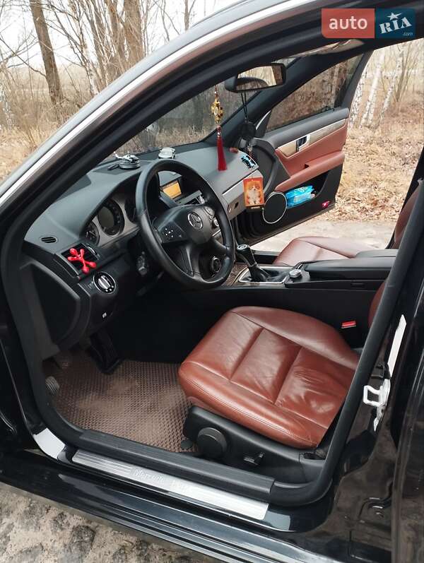 Універсал Mercedes-Benz C-Class 2008 в Житомирі