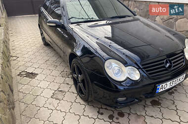 Купе Mercedes-Benz C-Class 2004 в 