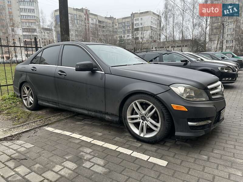 Седан Mercedes-Benz C-Class 2011 в Львове