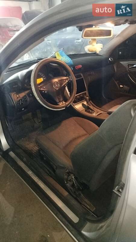 Купе Mercedes-Benz C-Class 2001 в Днепре