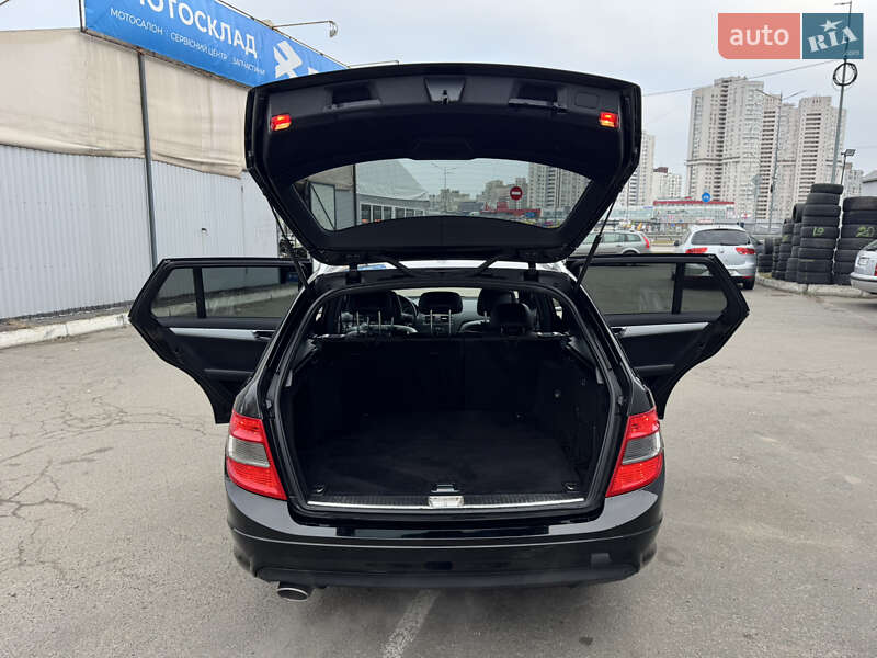 Универсал Mercedes-Benz C-Class 2010 в Киеве фото 8 Универсал Mercedes-Benz C-Class 2010 в Киеве