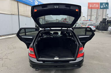 Универсал Mercedes-Benz C-Class 2010 в 