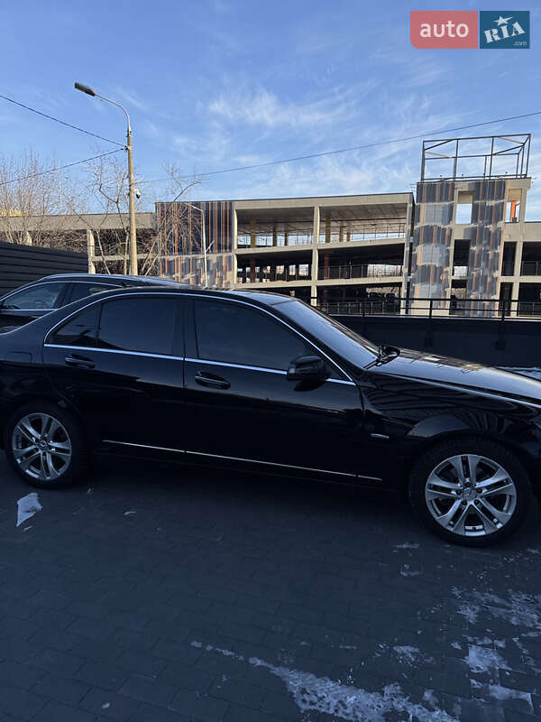 Седан Mercedes-Benz C-Class 2011 в Киеве фото 10 Седан Mercedes-Benz C-Class 2011 в Киеве
