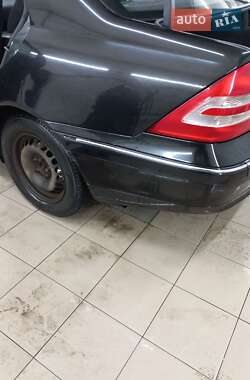 Седан Mercedes-Benz C-Class 2001 в Киеве