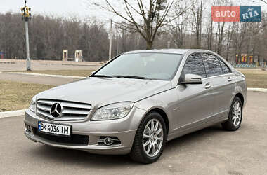 Седан Mercedes-Benz C-Class 2008 в Ровно