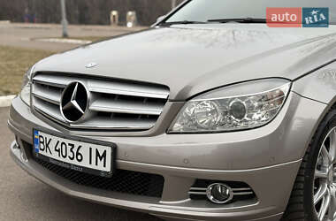 Седан Mercedes-Benz C-Class 2008 в Ровно