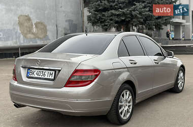 Седан Mercedes-Benz C-Class 2008 в Ровно