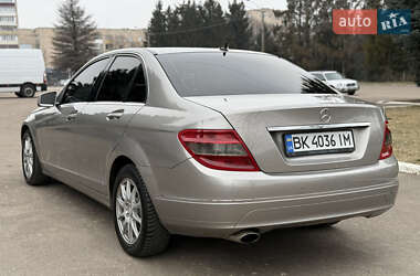 Седан Mercedes-Benz C-Class 2008 в Ровно