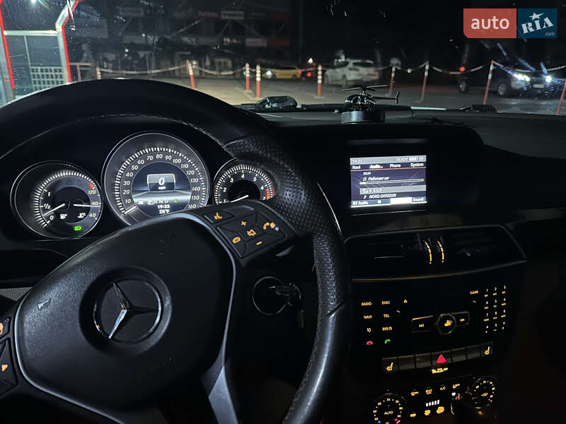 Седан Mercedes-Benz C-Class 2013 в Львові