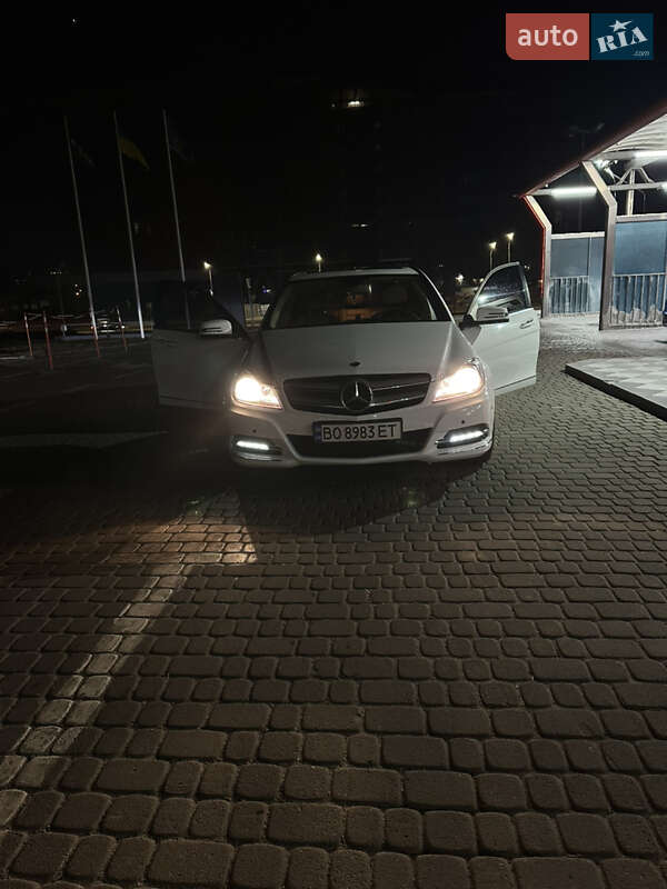 Седан Mercedes-Benz C-Class 2013 в Львові