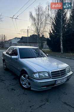 Седан Mercedes-Benz C-Class 2000 в Ивано-Франковске