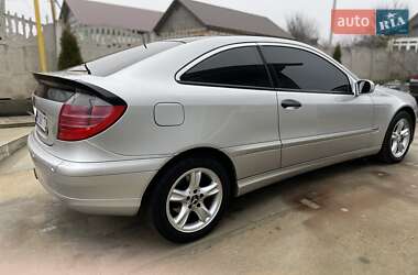 Купе Mercedes-Benz C-Class 2003 в 