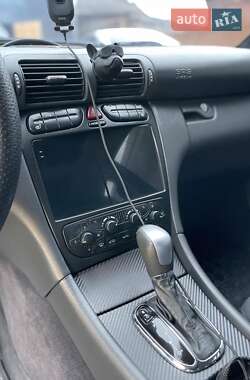 Купе Mercedes-Benz C-Class 2003 в 