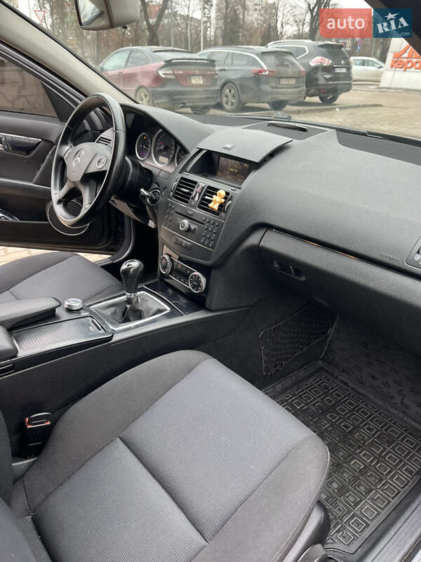 Универсал Mercedes-Benz C-Class 2008 в Львове