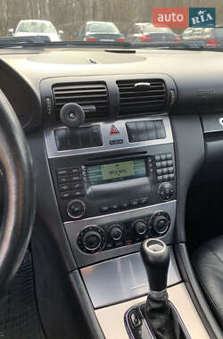 Седан Mercedes-Benz C-Class 2005 в 