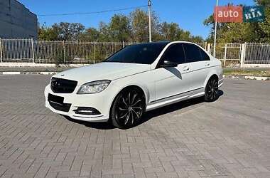 Седан Mercedes-Benz C-Class 2011 в Ужгороде