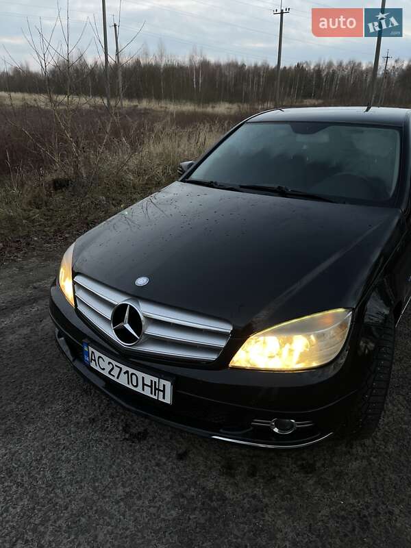 Седан Mercedes-Benz C-Class 2011 в 