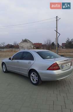 Седан Mercedes-Benz C-Class 2002 в Ровно