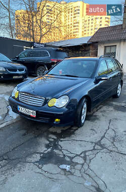 Універсал Mercedes-Benz C-Class 2004 в Києві