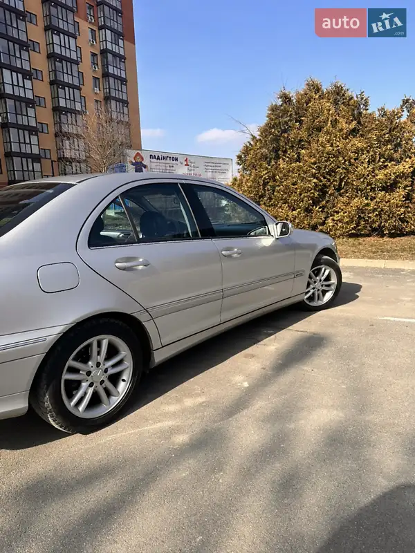 Mercedes-Benz C-Class 2004