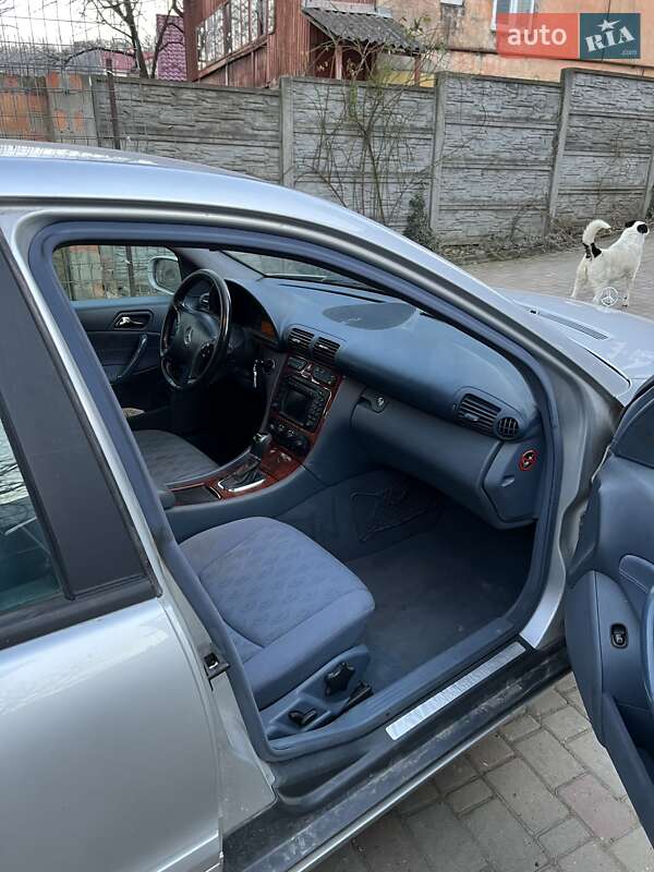 Седан Mercedes-Benz C-Class 2001 в Черновцах