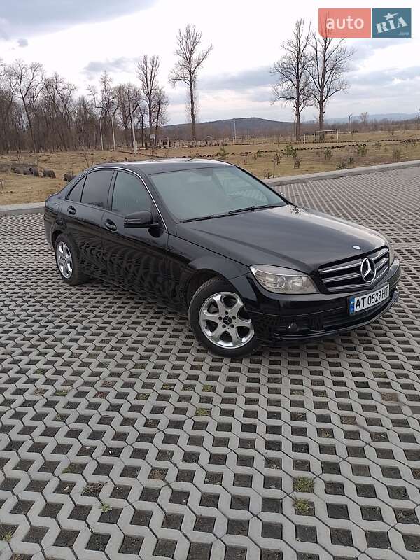 Седан Mercedes-Benz C-Class 2009 в Ивано-Франковске