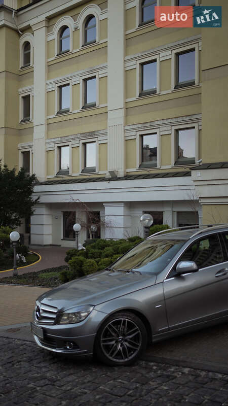 Універсал Mercedes-Benz C-Class 2008 в Києві