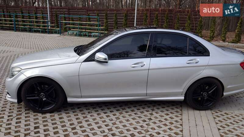 Седан Mercedes-Benz C-Class 2010 в Харкові