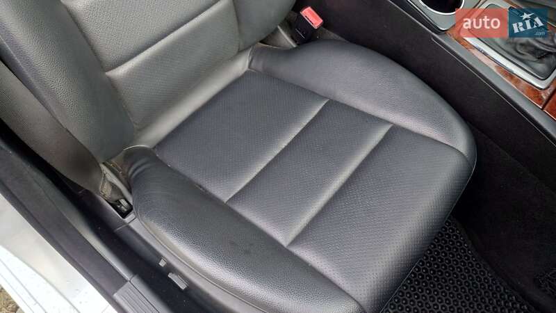 Седан Mercedes-Benz C-Class 2010 в Харкові