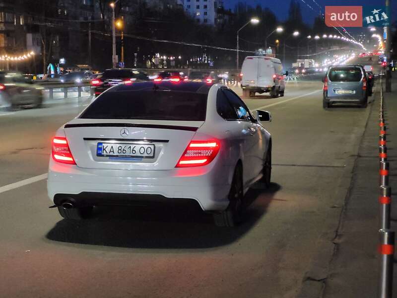 Купе Mercedes-Benz C-Class 2013 в Киеве