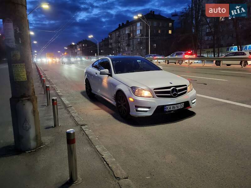 Купе Mercedes-Benz C-Class 2013 в Киеве