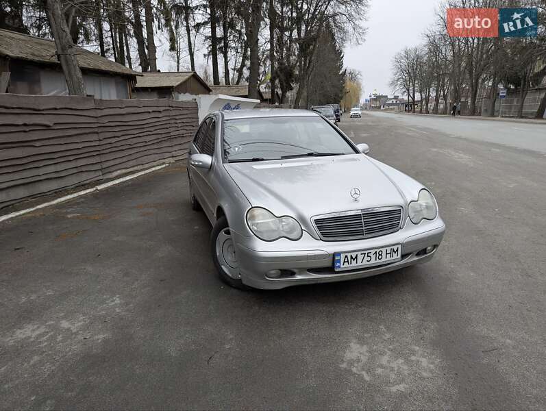 Седан Mercedes-Benz C-Class 2003 в 