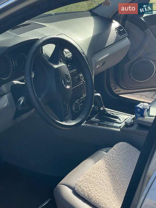 Седан Mercedes-Benz C-Class 2008 в Киеве