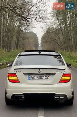 Седан Mercedes-Benz C-Class 2011 в 
