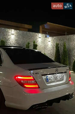 Седан Mercedes-Benz C-Class 2011 в 