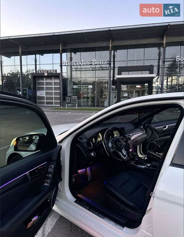 Седан Mercedes-Benz C-Class 2011 в Луцке